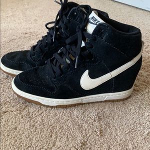 Nike High Top/Wedge black suede and cream